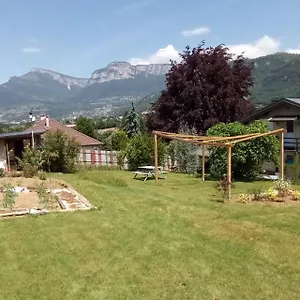 Mit Fruehstueck , Challes-les-Eaux France