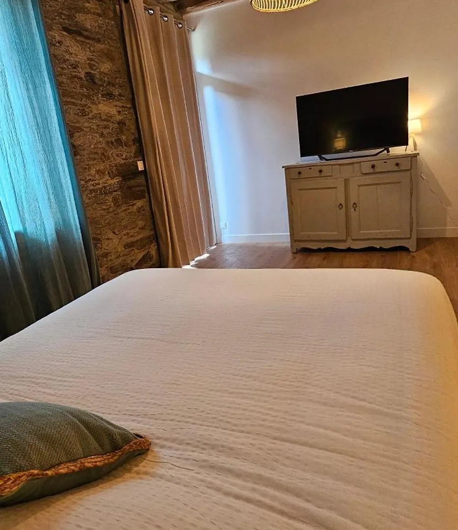 Chambre D'Hotes De Charme L'Evasida Les Echappees Belles Antignac Bed & Breakfast
